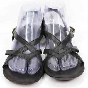BORN Cross Strap Thong Sandals Black Leather Padded Comfort Minimalist (Sz 7)